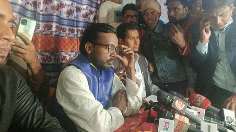 বিএনপি নেতা অ্যাডভোকেট রুহুল কবির রিজভীর বিরুদ্ধে অভিযোগ নিয়ে ডিবিতে হিরো আলম
